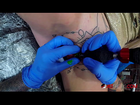 ❤️ Itin tatuiruota karšta Sully Savage gavo tatuiruotę ant savo klitorio ❌ Kokybiškas seksas prie lt.porn-mz-com.ru ❤